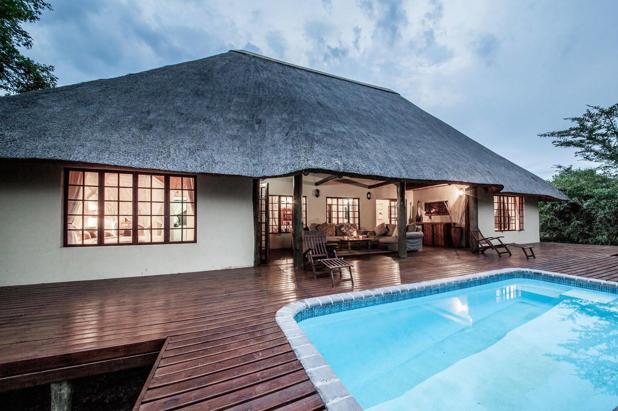 Rhino River Lodge Manyoni Private Game Reserve Buitenkant foto