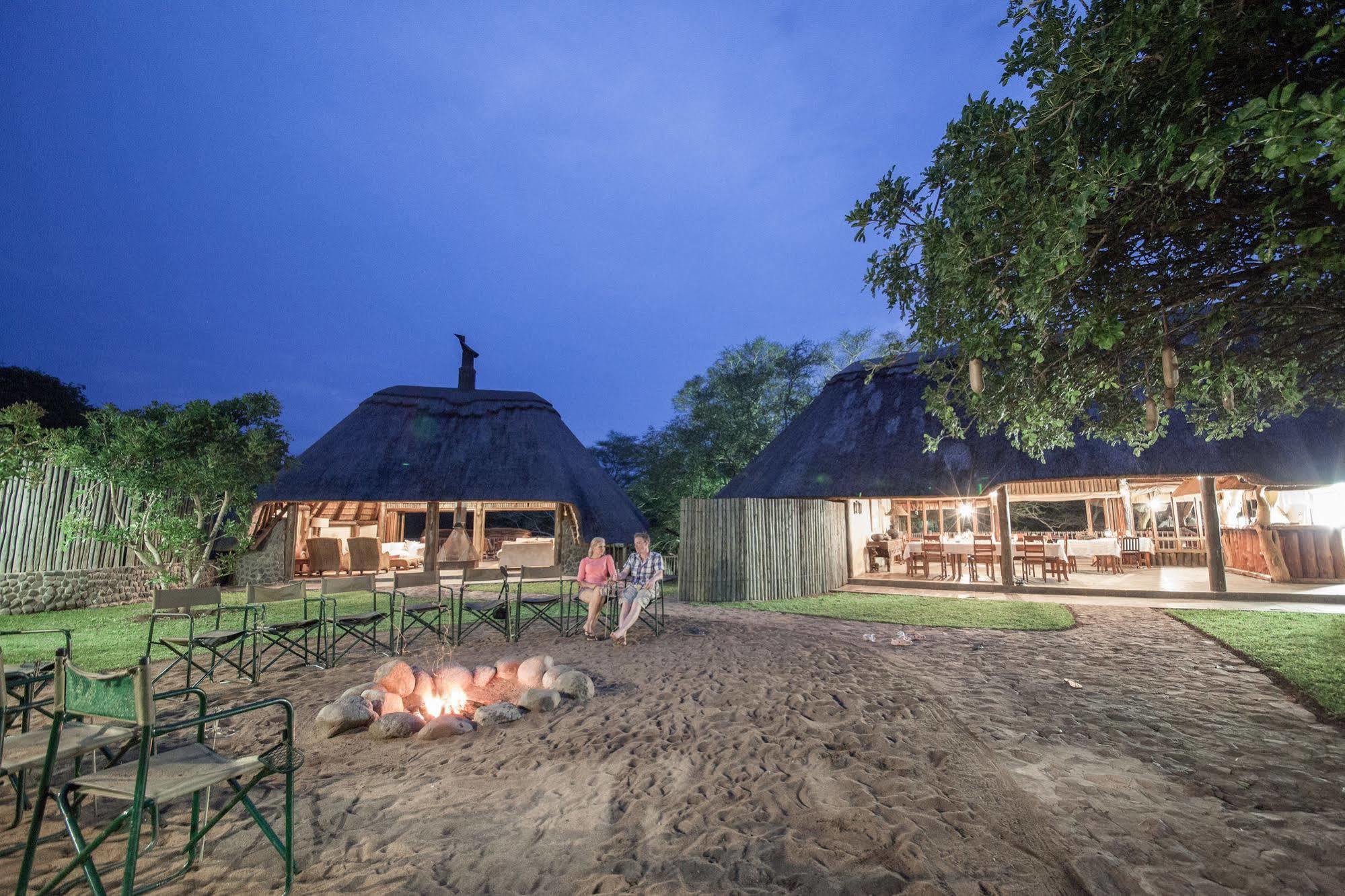 Rhino River Lodge Manyoni Private Game Reserve Buitenkant foto